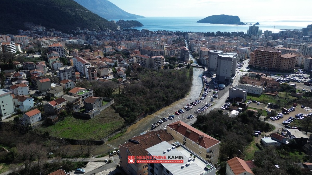 Urbanizovan plac za gradnju zgrade, Budva
